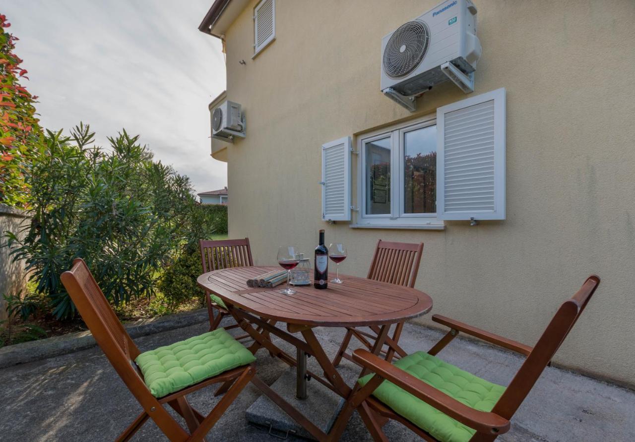 Apartment Lucija, Stinjan Pula Exterior foto